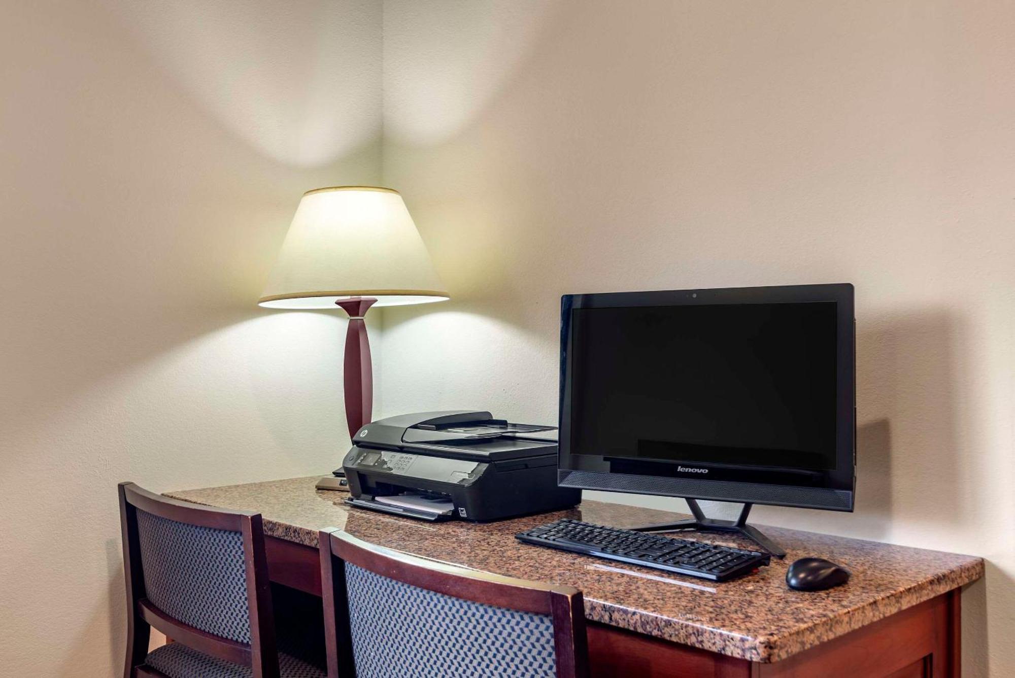 Comfort Inn & Suites Dahlonega University Area Exteriör bild