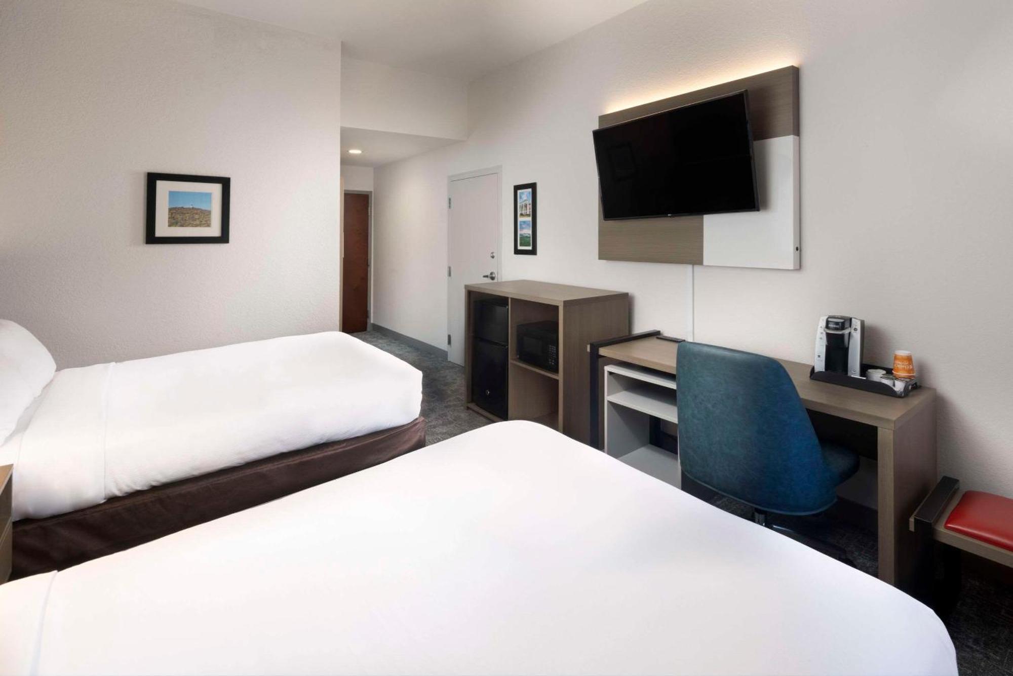 Comfort Inn & Suites Dahlonega University Area Exteriör bild
