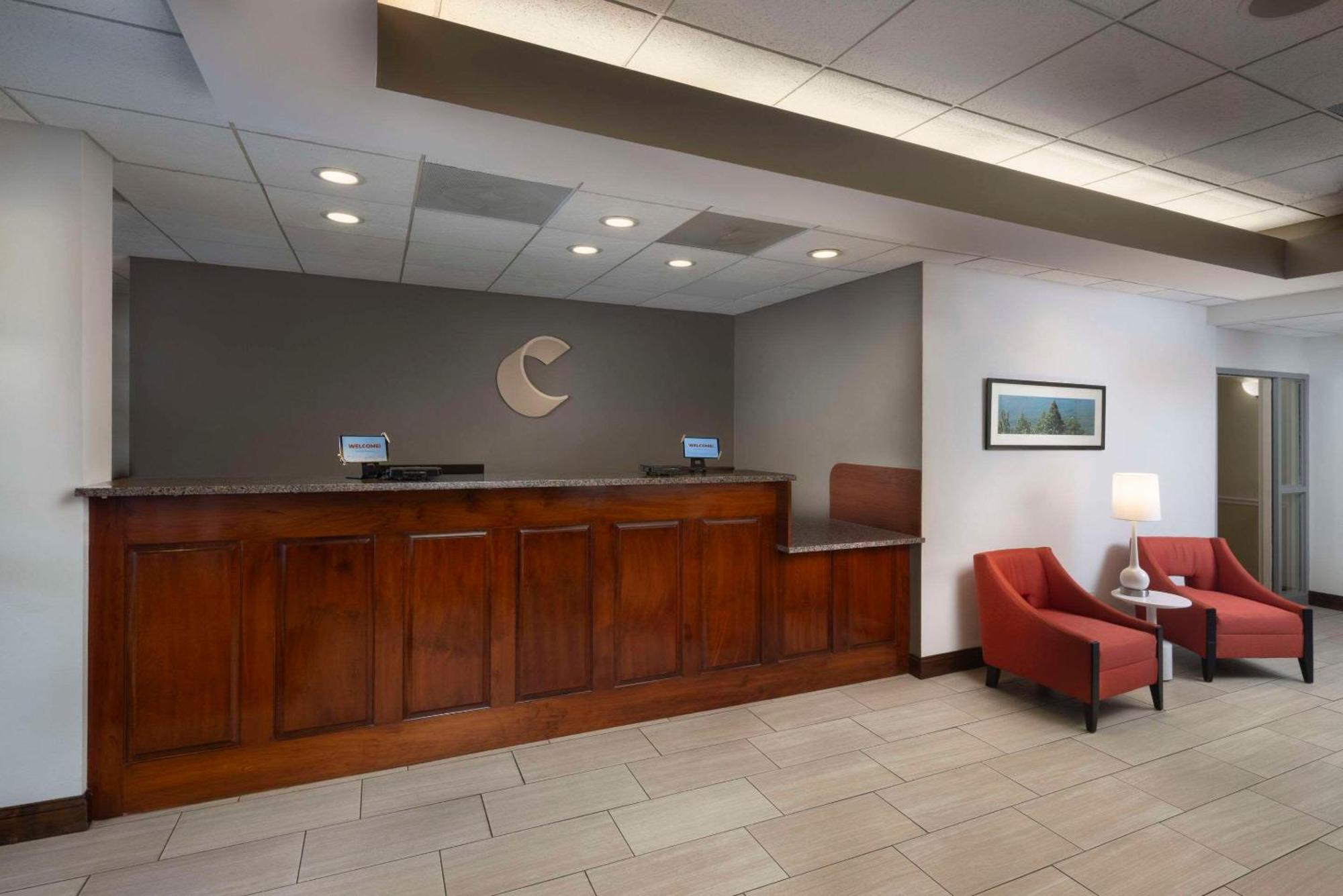 Comfort Inn & Suites Dahlonega University Area Exteriör bild
