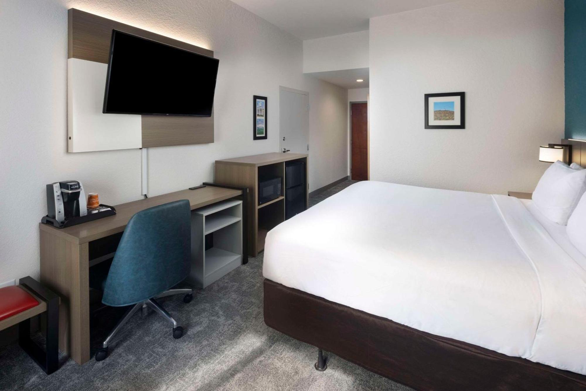 Comfort Inn & Suites Dahlonega University Area Exteriör bild