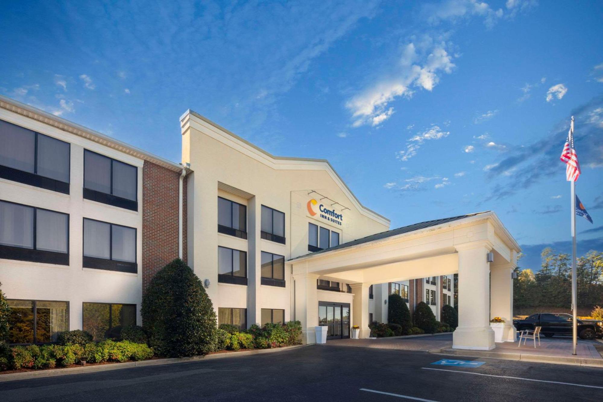 Comfort Inn & Suites Dahlonega University Area Exteriör bild