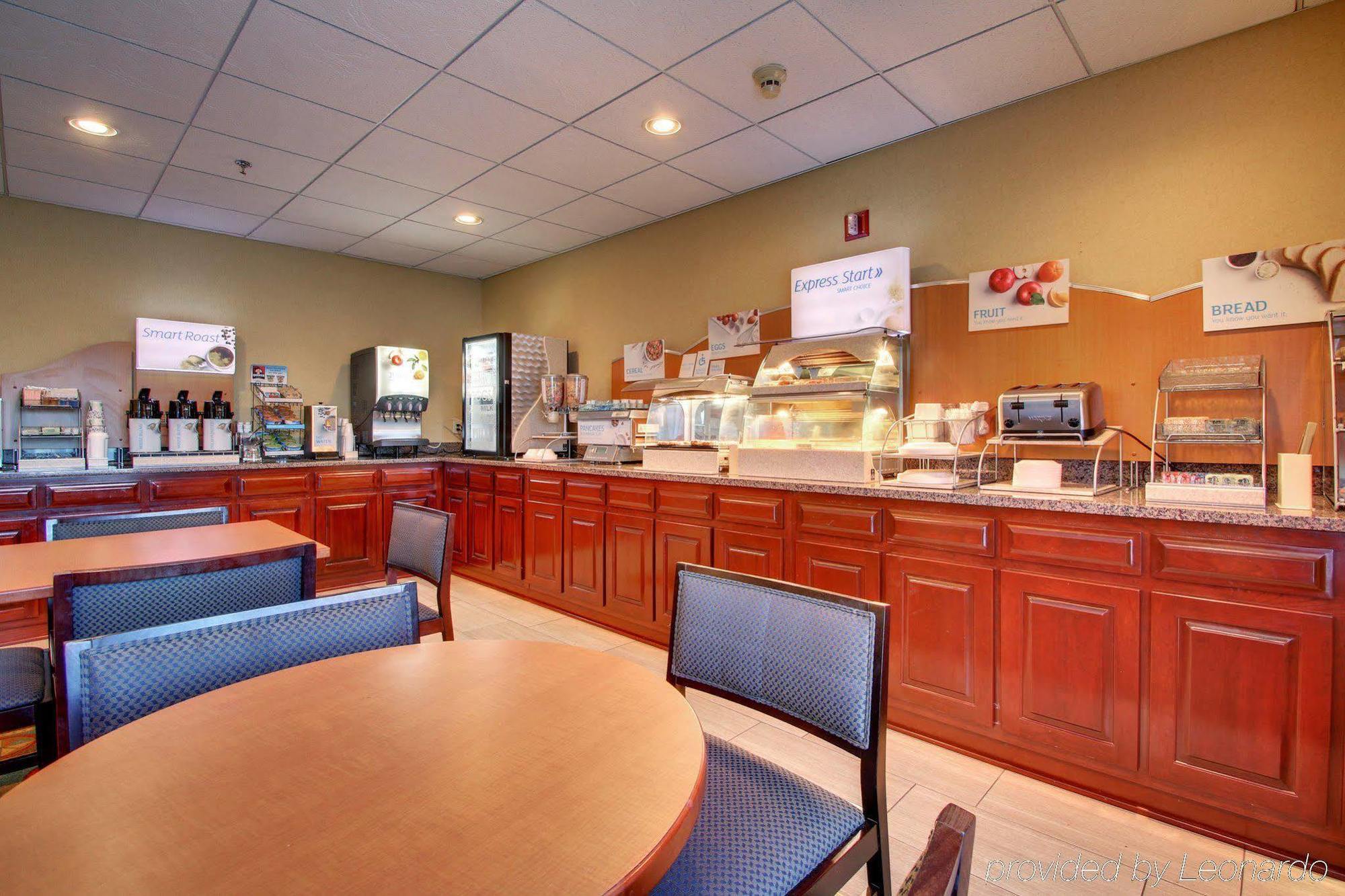 Comfort Inn & Suites Dahlonega University Area Exteriör bild
