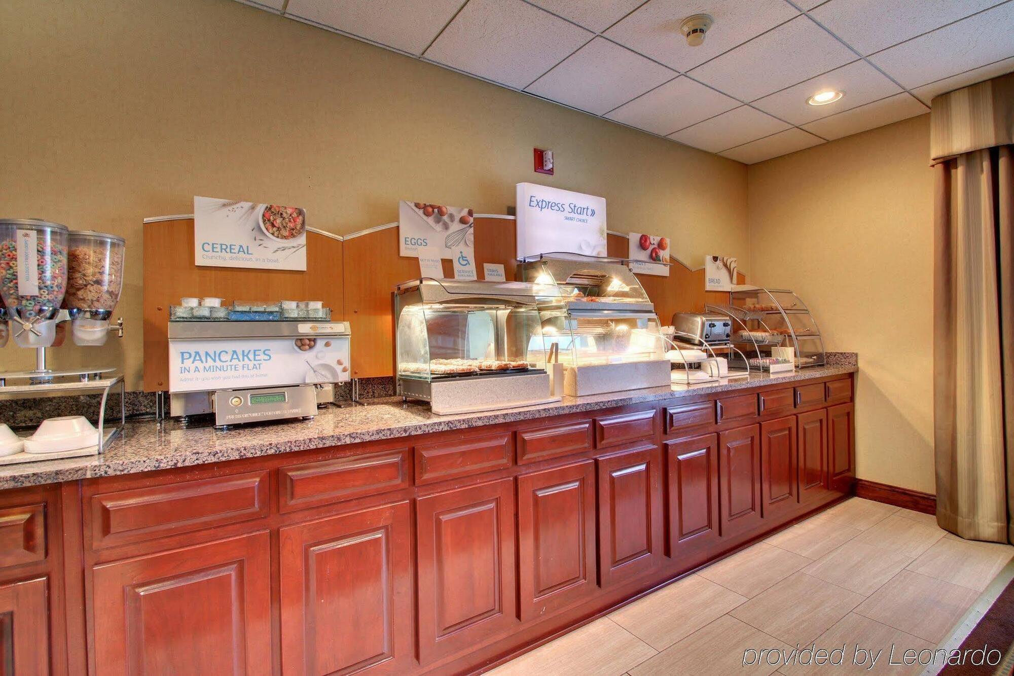 Comfort Inn & Suites Dahlonega University Area Exteriör bild